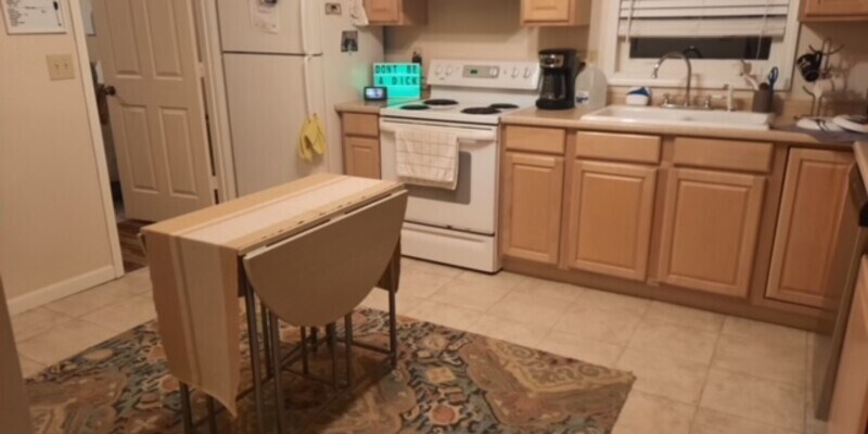 Primary Photo - 118 Elles Ave Apt A.