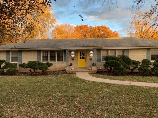 Building Photo - 7205 Raytown Rd