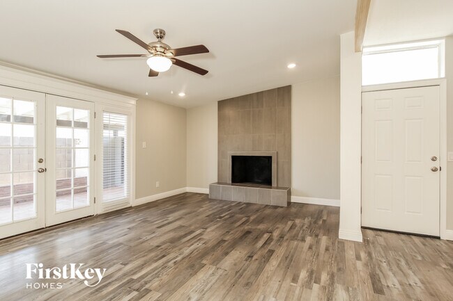 Building Photo - 3718 W Townley Ave