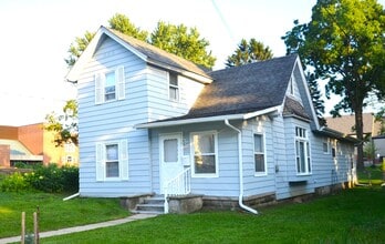 Building Photo - 820 Brown St