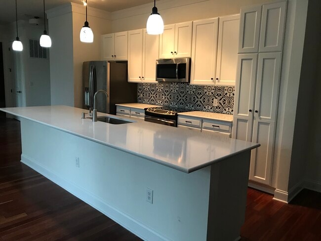 Kitchen - 2810 Selwyn Ave