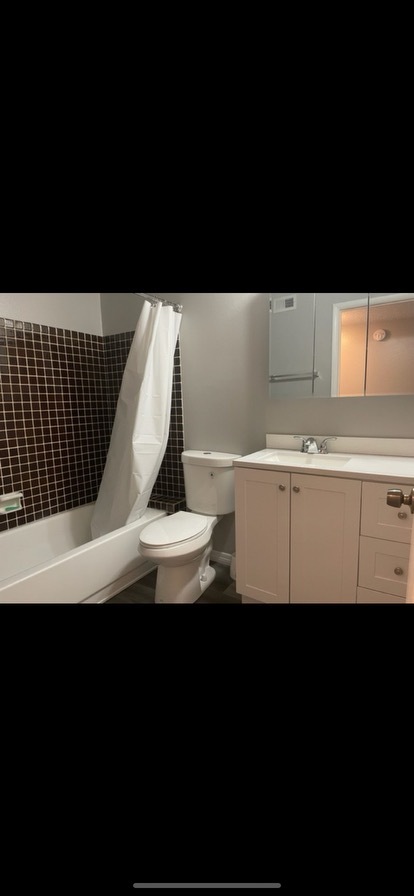 Full Bathroom - 22291 Westchester Blvd