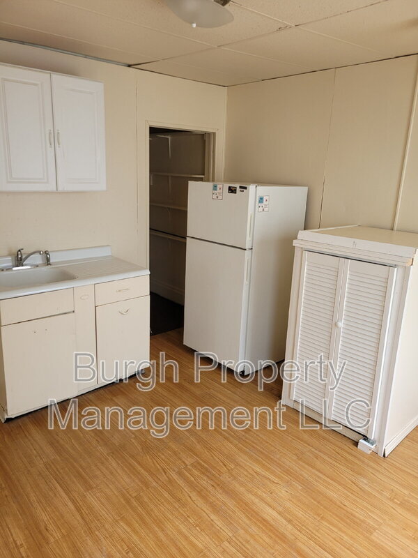 Building Photo - 984 Jefferson Ave