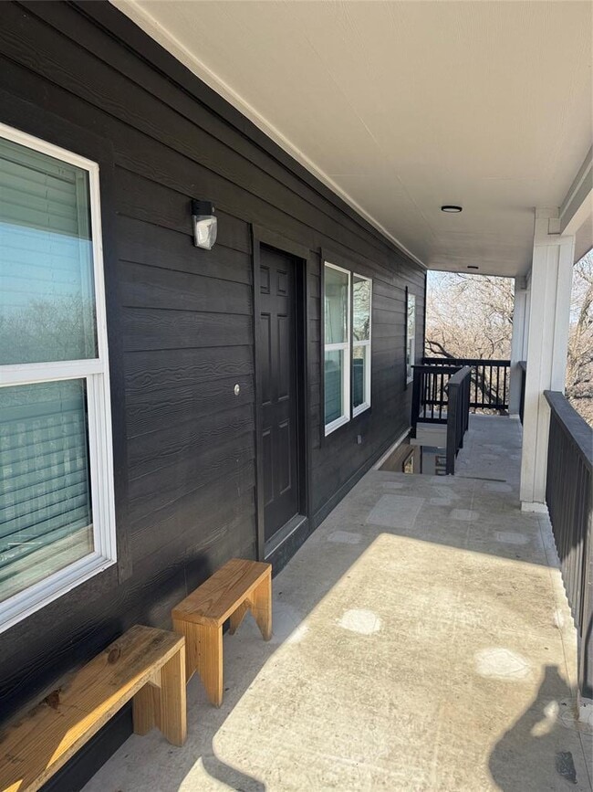 Foto del edificio - 5706 Melody Ln