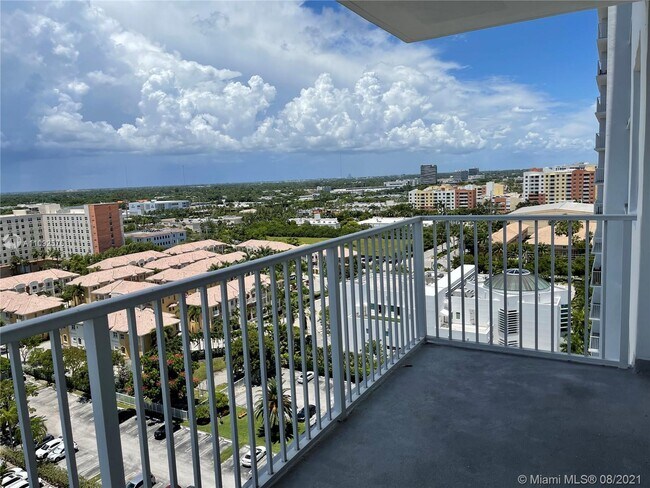 Foto del edificio - 2801 NE 183rd St