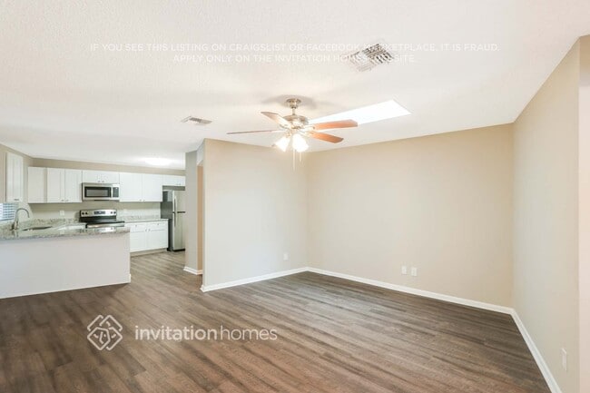 Foto del edificio - 8814 Elm Leaf Ct