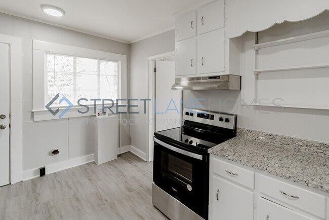 Building Photo - SIGN LEASE BY 2/28 AND GET $250 OFF FIRST ...