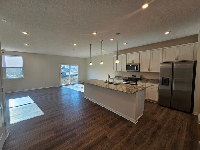 Foto del edificio - 1140 Lake Forest Dr