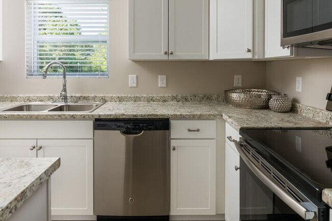 Building Photo - 7709 Innisbrook Dr