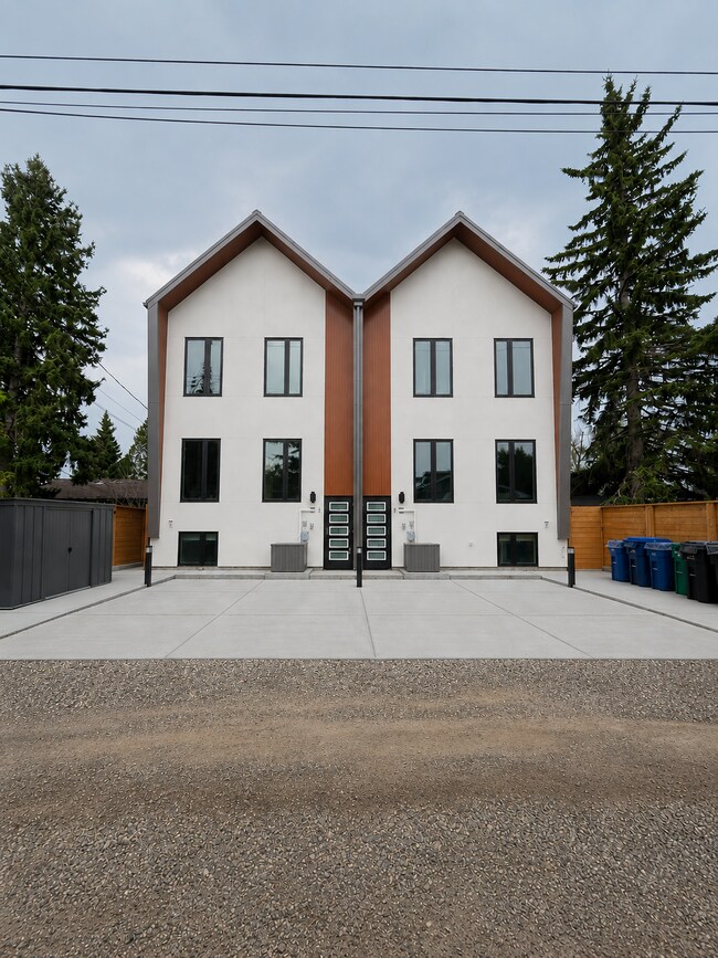 Photo du bâtiment - Modern 2-Bedroom Basement Suite in Killarney | $1,500 | $500 Move-In Bonus