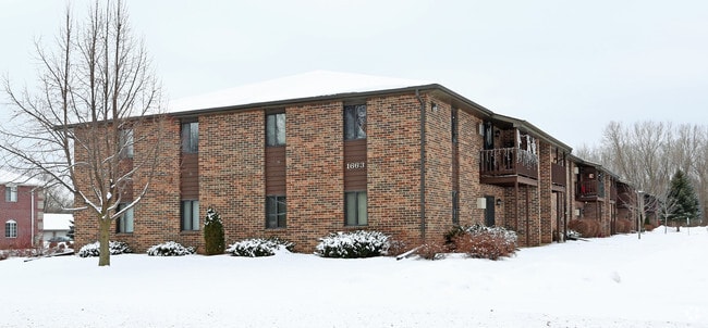 Building Photo - Deerfield Apartments