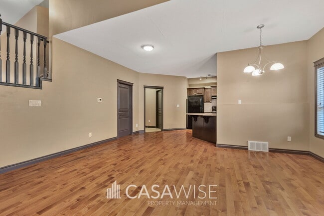 Building Photo - 102 W Haven Dr