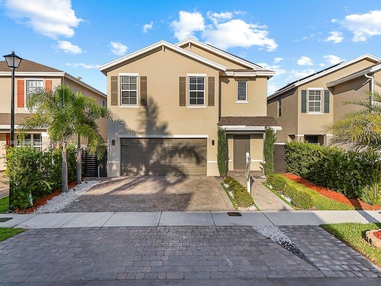 Foto principal - 501 NE 6th Ct