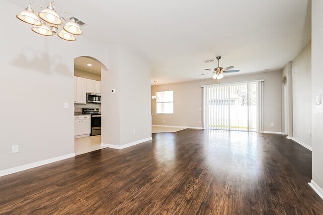 Foto del edificio - 408 Thicket Crest Rd