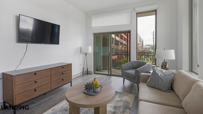 Foto del edificio - 3030 Summer St