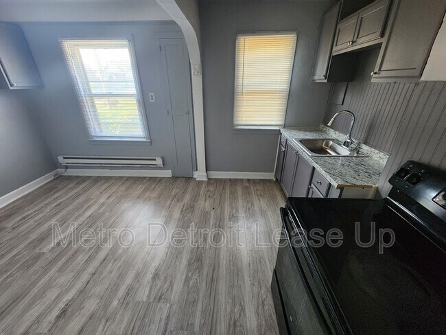Foto del edificio - 9516 Wayburn St