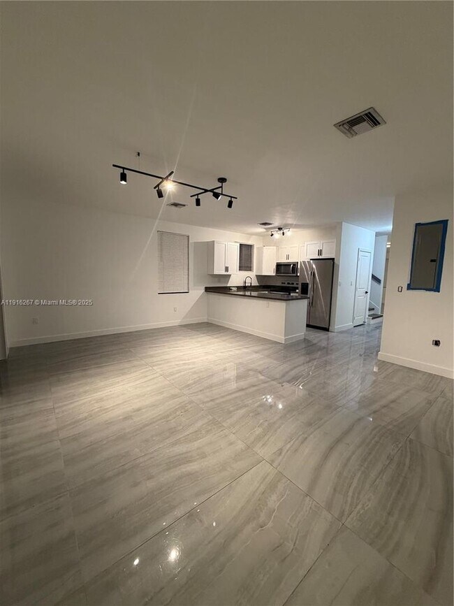 Foto del edificio - 932 SW 10th St