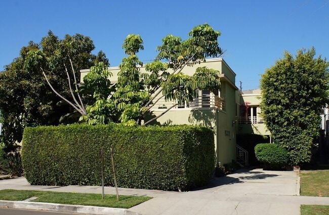 Building Photo - 839 N Alfred St