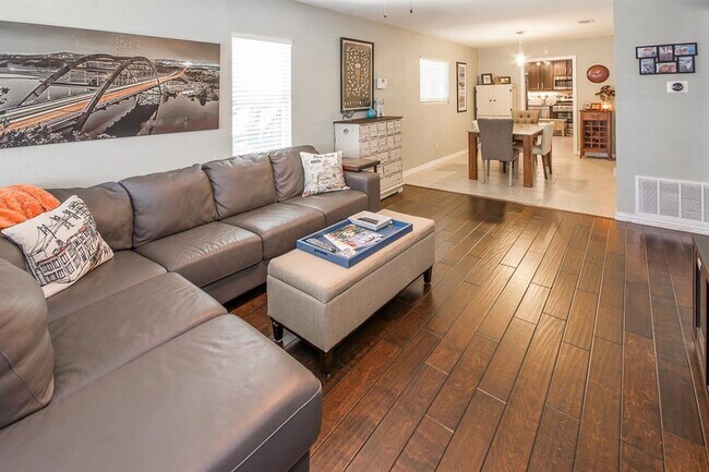 Foto del edificio - 1803 McKinley Ave