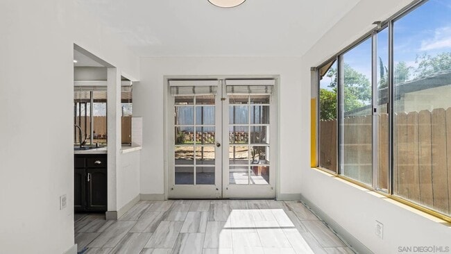 Foto del edificio - 1695 Kenora Dr