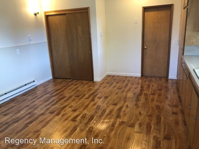 Building Photo - Studio, 1 bath Apartment - 470 SE 12th Ave.