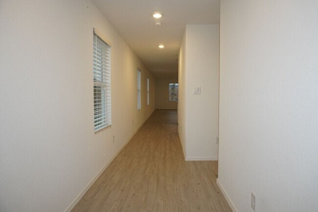 Foto del edificio - 12903 Lake Fryer