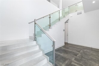 Building Photo - 386 Tranquil Peak Ct