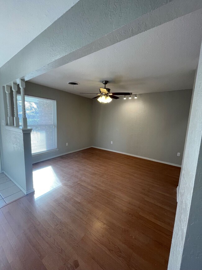 Foto del edificio - 314 NW Parkwood Ln