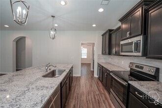 Building Photo - 3556 Castleoak Dr