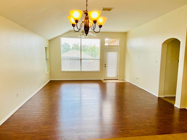 Building Photo - 1314 Mission Creek Dr