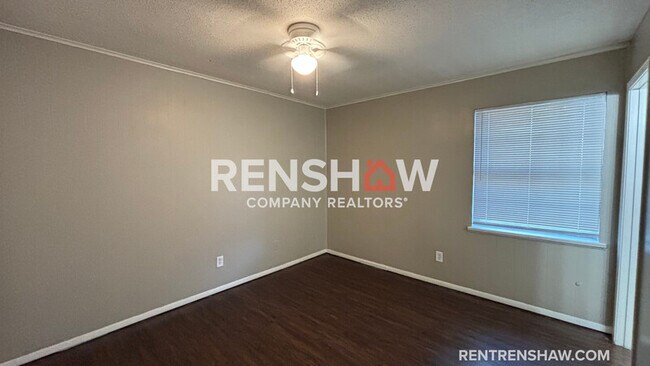 Foto del edificio - 2890 Meadowbrook Dr