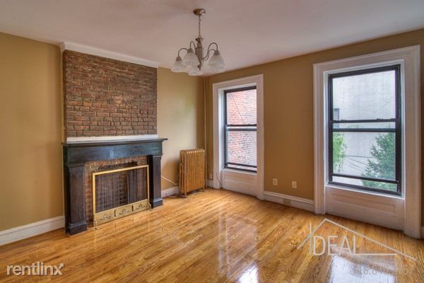 Primary Photo - 62 Greene Ave