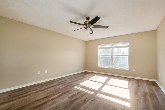 Building Photo - 336 Pleasant Gardens Dr