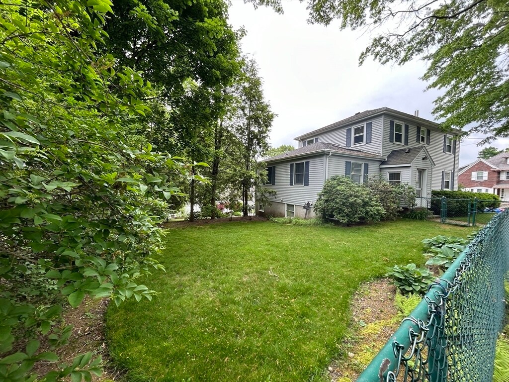 Building Photo - 47 Cerdan Ave