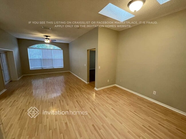 Building Photo - 1900 Woodcut Dr