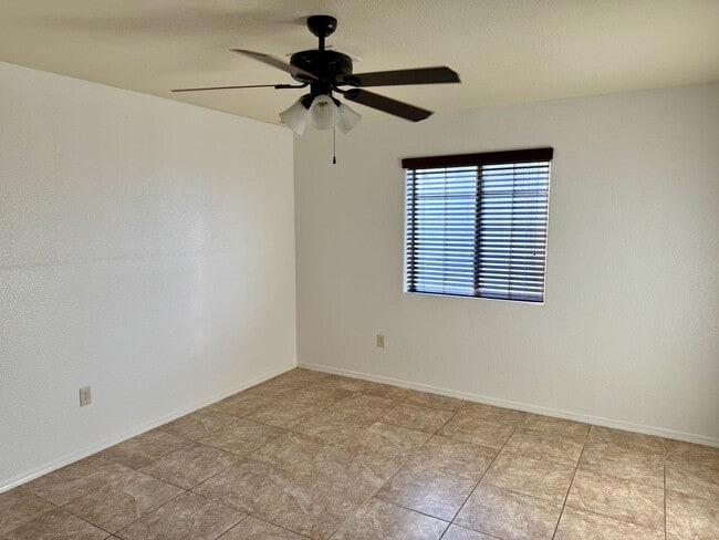 Building Photo - Three Bedroom Home in San Luis Arizona
