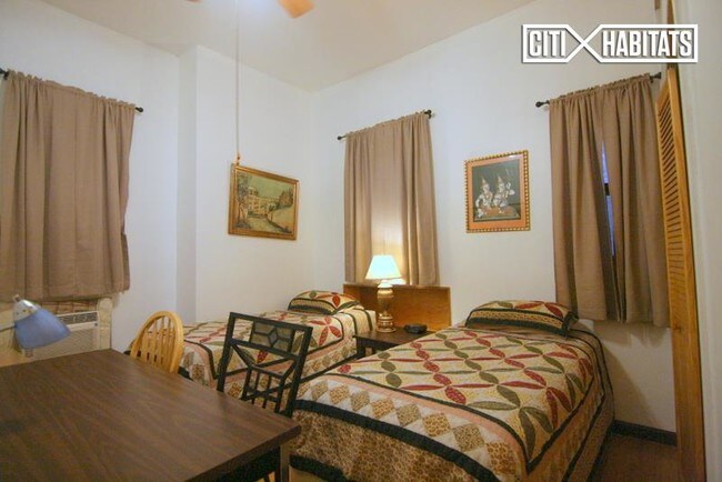 Building Photo - 157 W 80th St