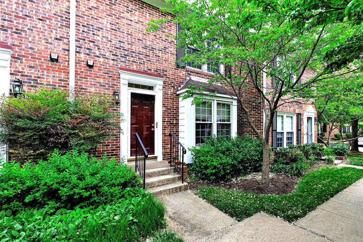 2510 S Arlington Mill Dr, Arlington, VA 22206 Townhome Rentals in