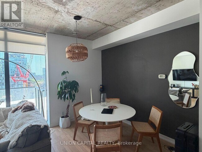 Photo du bâtiment - 95 Bathurst St