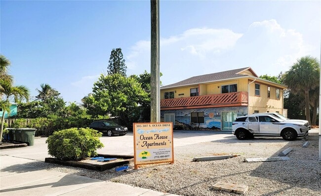 Building Photo - 307 S Ocean Dr
