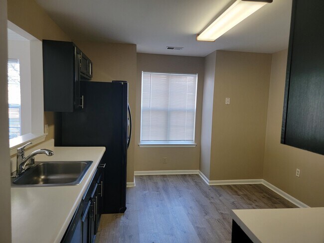 Building Photo - 2635 Warren Way