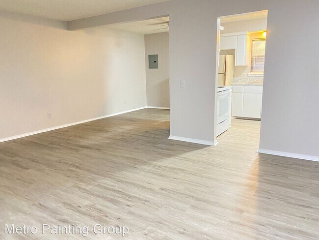 Building Photo - 2 br, 1 bath House - 1002 SW Summit Ave Apt 6