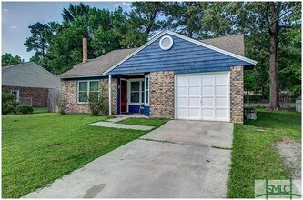 Building Photo - 255 Falcon Dr