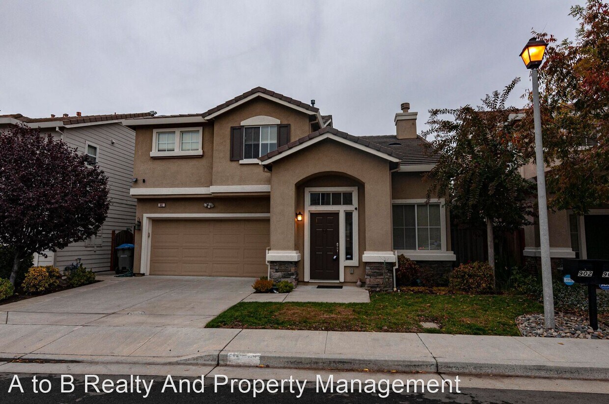 Foto principal - 4 br, 2.5 bath House - 902 Windsor Hills Cir