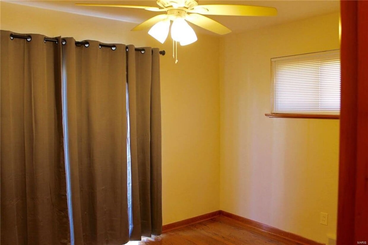 Primary Photo - Move in Ready!!