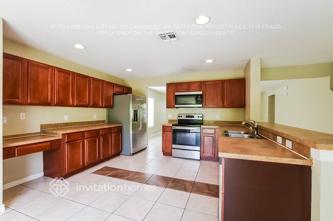 Building Photo - 15696 Galbi Dr