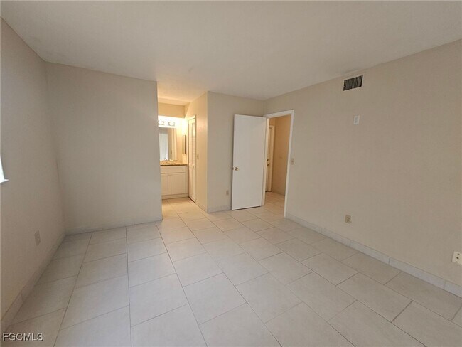 Foto del edificio - 4030 Coronado Pkwy