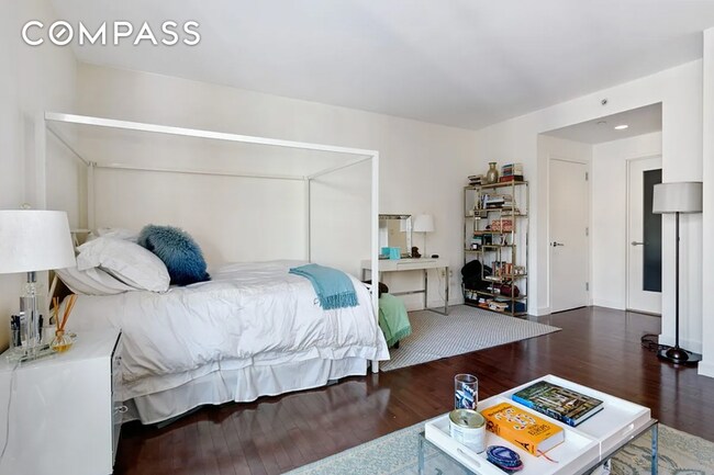 Foto del edificio - 225 E 34th St