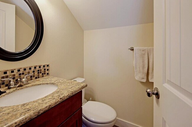 Foto del edificio - West Seattle Home - 4 bedrooms