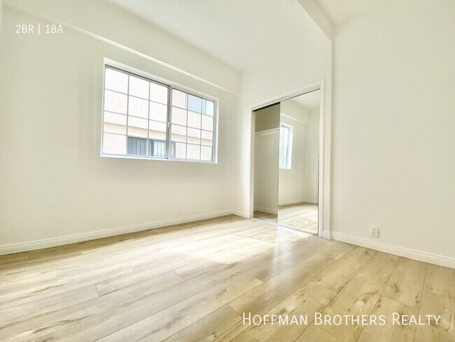 Foto del edificio - 2691 N Griffin Ave